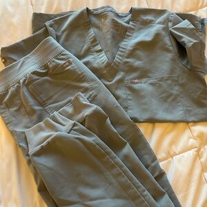 Figs Scrub Set in dusty blue